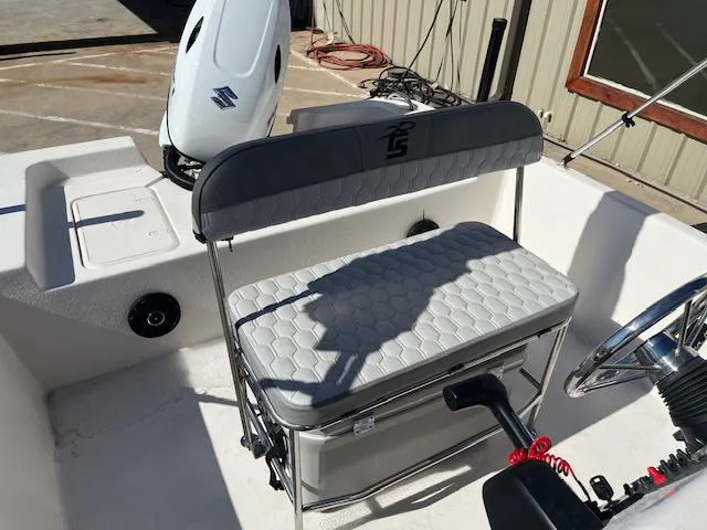 Slide: The Image of Sea Chaser EV180 Sea Skiff 2025 - 13