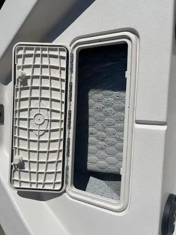 Slide: The Image of Sea Chaser EV180 Sea Skiff 2025 - 18