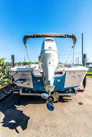 Slide: The Image of Sea Chaser 21 LX 2025 - 5