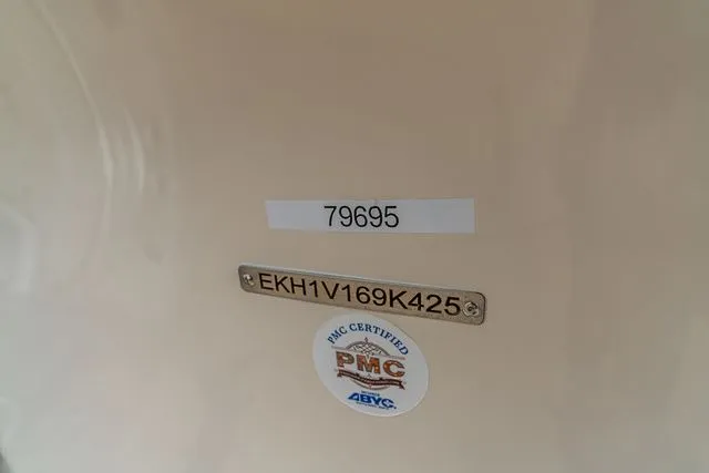 Slide: The Image of Carolina 25 LS 2025 - 18