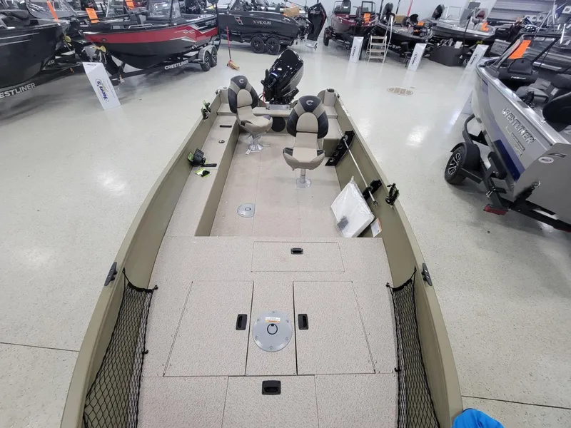 Slide: The Image of Crestliner 1800 Kodiak Tiller 2025 - 13