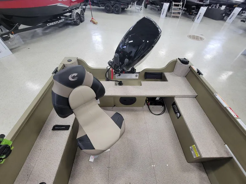 Slide: The Image of Crestliner 1800 Kodiak Tiller 2025 - 16