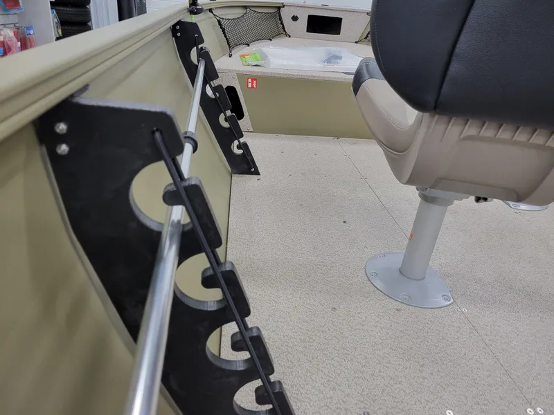 Slide: The Image of Crestliner 1800 Kodiak Tiller 2025 - 17