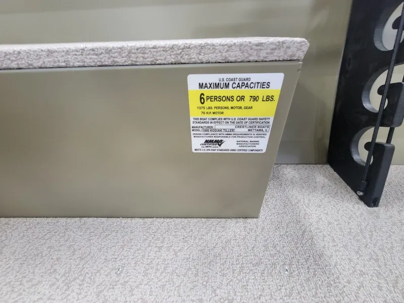 Slide: The Image of Crestliner 1800 Kodiak Tiller 2025 - 19