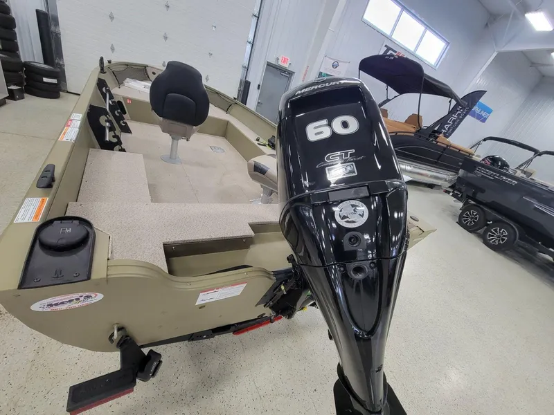 Slide: The Image of Crestliner 1800 Kodiak Tiller 2025 - 5