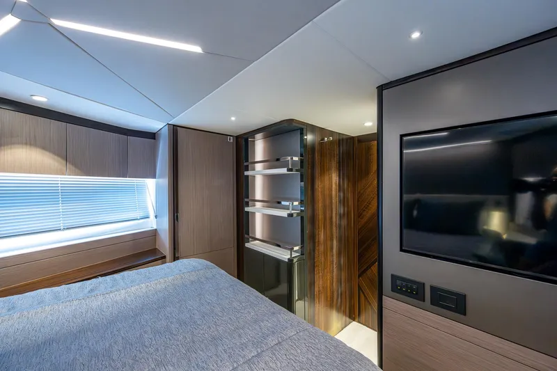 Slide: The Image of Sunseeker Manhattan 68 2022 - 102