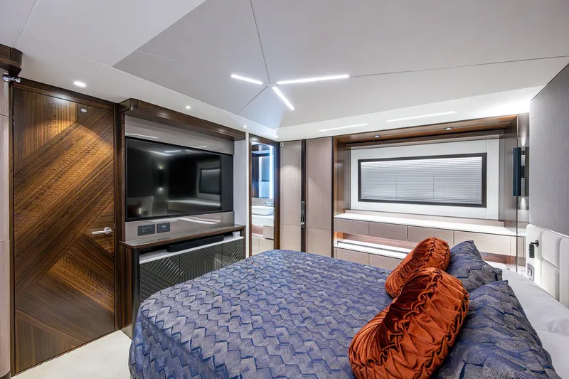 Slide: The Image of Sunseeker Manhattan 68 2022 - 103