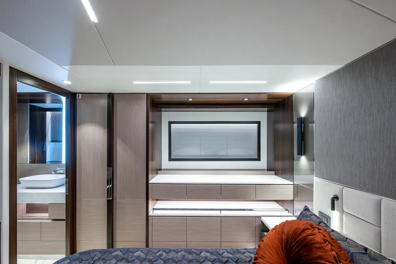 Slide: The Image of Sunseeker Manhattan 68 2022 - 104