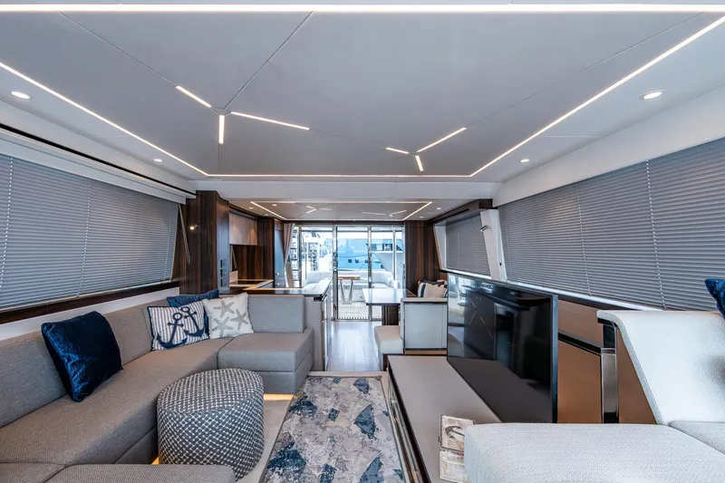 Slide: The Image of Sunseeker Manhattan 68 2022 - 71