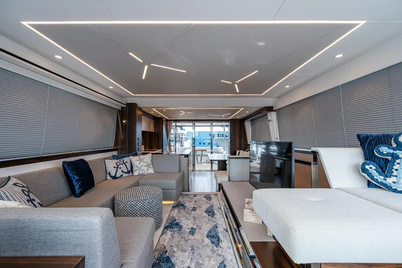 Slide: The Image of Sunseeker Manhattan 68 2022 - 78