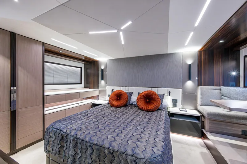 Slide: The Image of Sunseeker Manhattan 68 2022 - 95