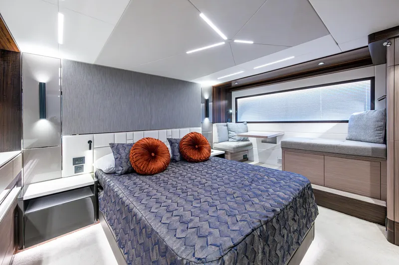 Slide: The Image of Sunseeker Manhattan 68 2022 - 97