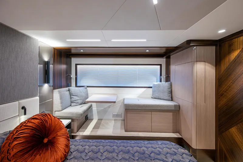 Slide: The Image of Sunseeker Manhattan 68 2022 - 98