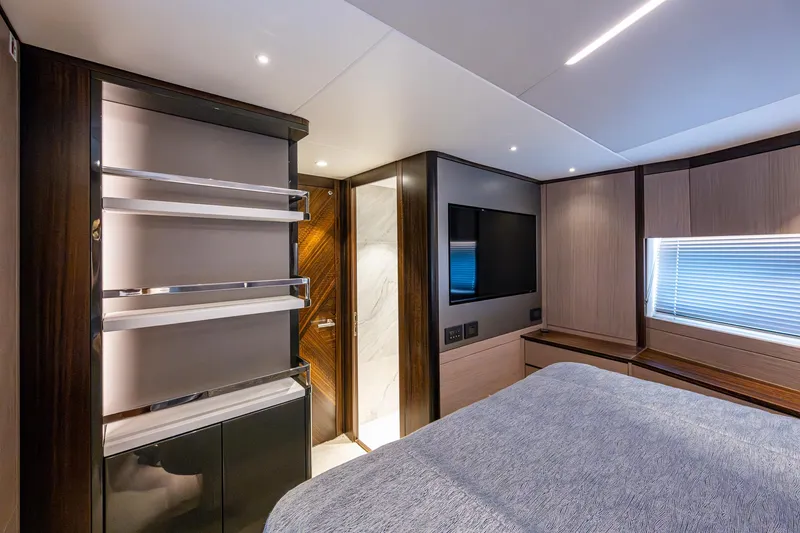 Slide: The Image of Sunseeker Manhattan 68 2022 - 99