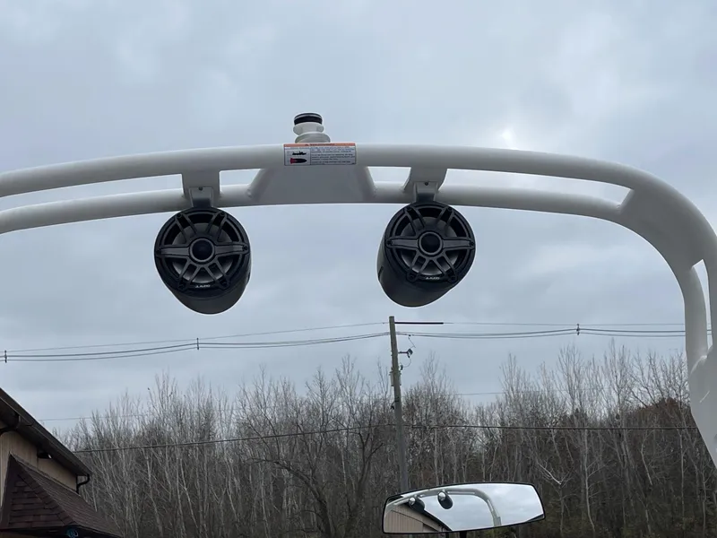 Slide: The Image of Nautique Ski Nautique 200 2025 - 14