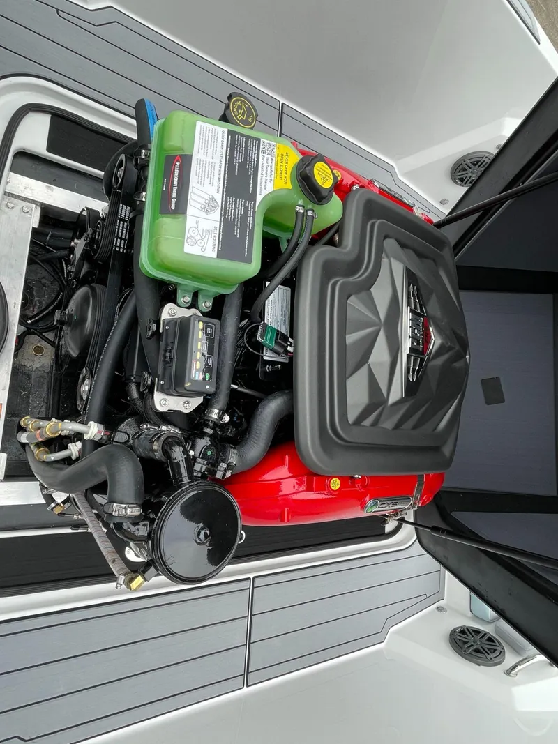 Slide: The Image of Nautique Ski Nautique 200 2025 - 19