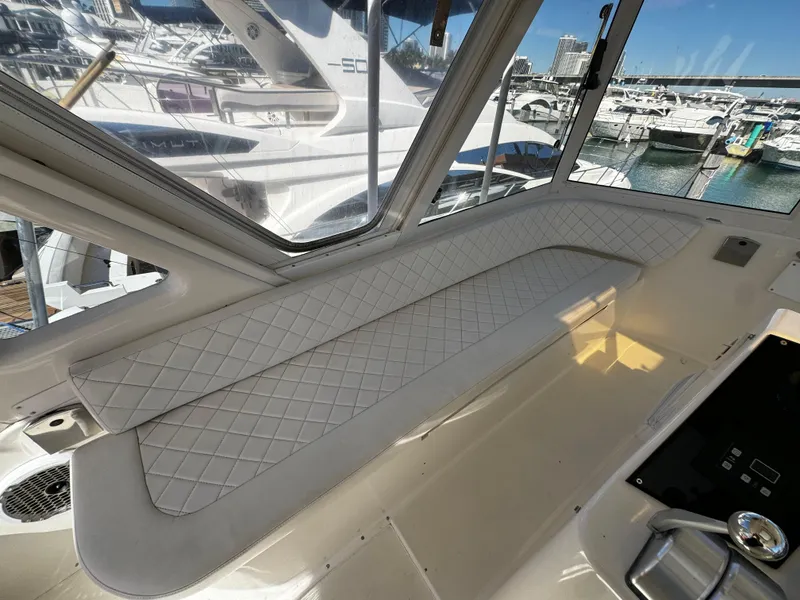 Slide: The Image of Ocean Yachts 48 CONVERTIBLE 1992 - 62