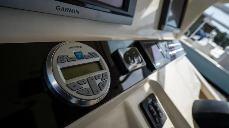 Slide: The Image of Scout 345 XSF 2012 - 53