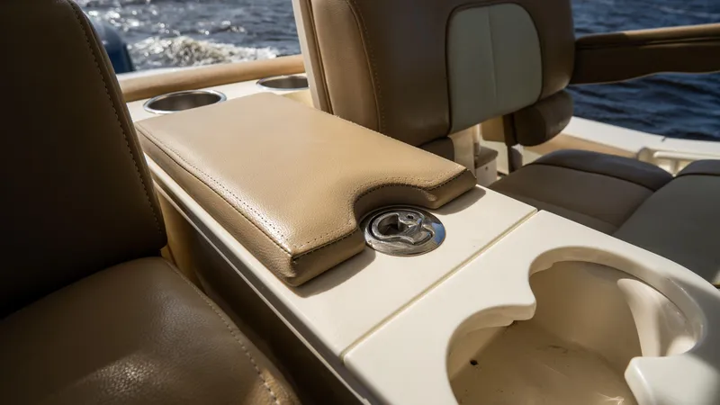 Slide: The Image of Scout 345 XSF 2012 - 60