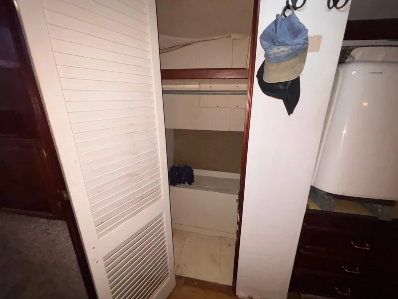 Slide: The Image of Ocean Yachts Trawler 42 + 2 1979 - 73