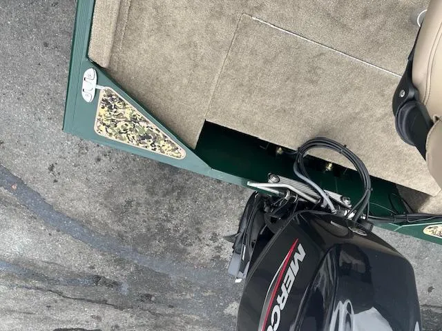 Slide: The Image of Tracker Tracker Classic XL Limited 2025 - 4