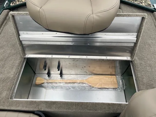 Slide: The Image of Tracker Tracker Classic XL Limited 2025 - 6