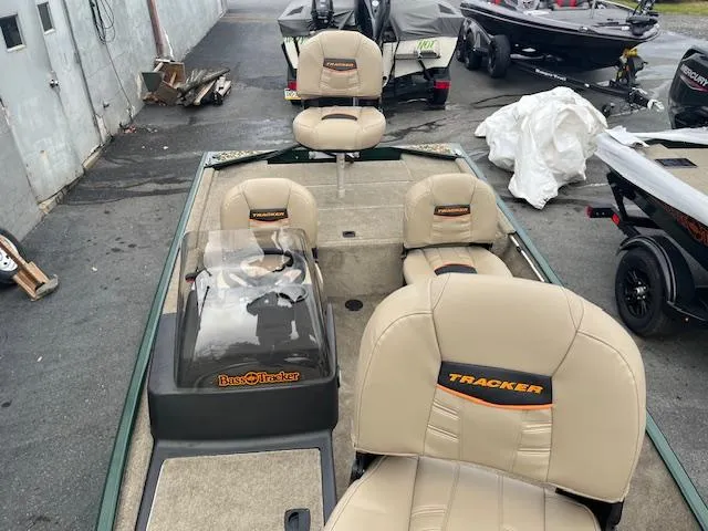 Slide: The Image of Tracker Tracker Classic XL Limited 2025 - 8