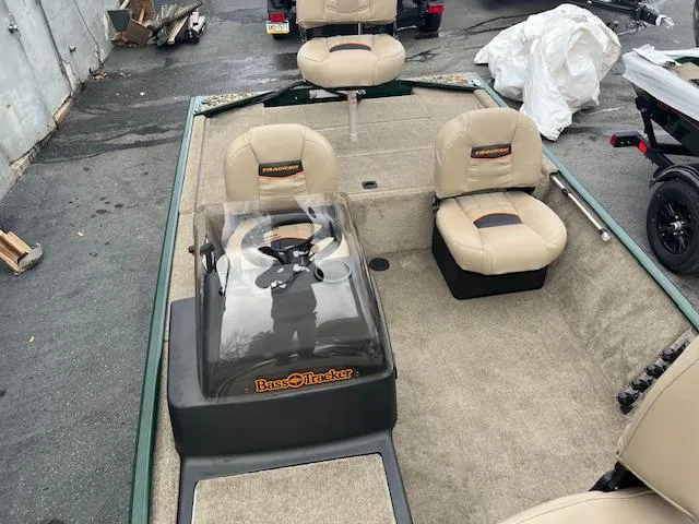 Slide: The Image of Tracker Tracker Classic XL Limited 2025 - 9