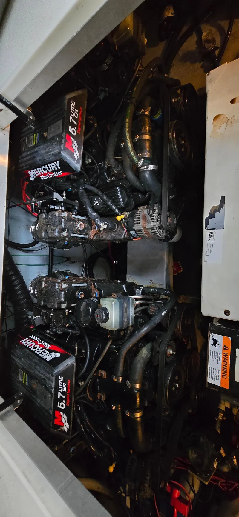 Slide: The Image of Monterey 322 Cruiser 2002 - 7