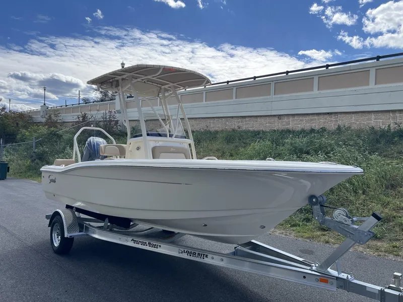 The Image of Scout Sportfish 195 2025 - 1