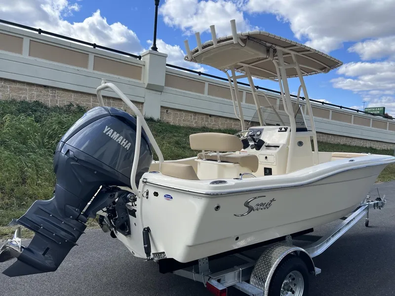 Slide: The Image of Scout Sportfish 195 2025 - 4