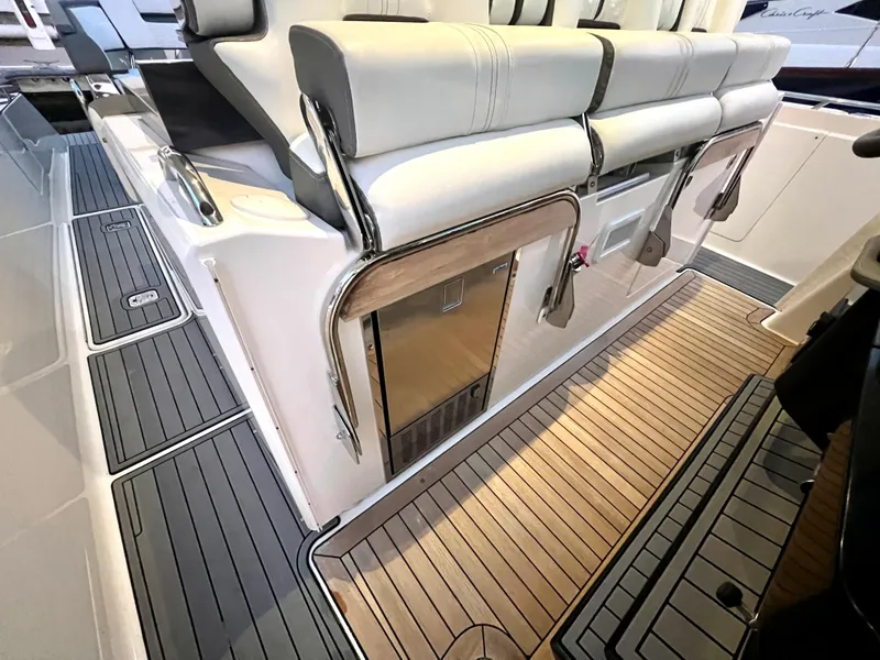 Slide: The Image of Cockpit - Ice Maker - 51