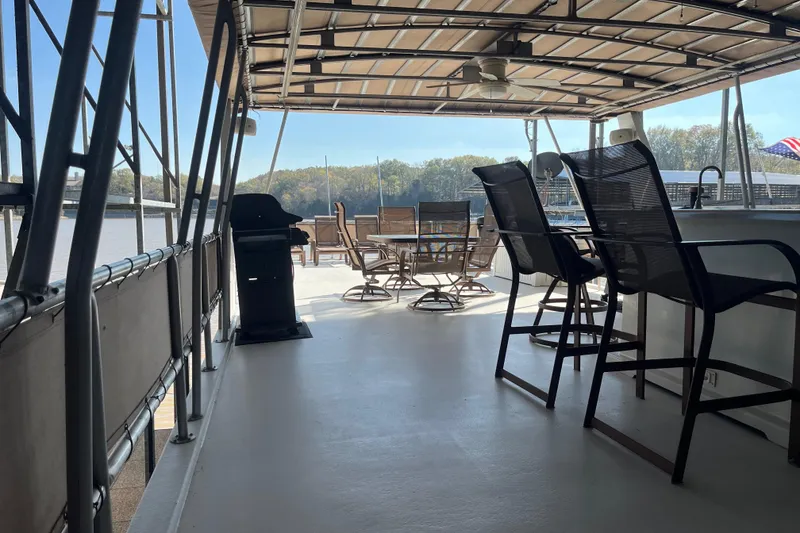 Slide: The Image of Huge Upper Deck - 43