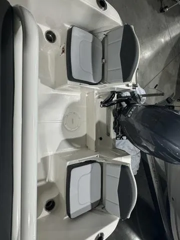 Slide: The Image of Robalo R160 Center Console 2025 - 11