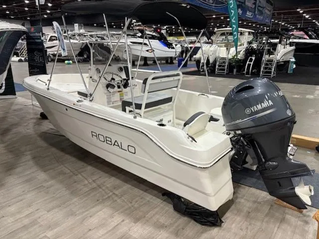 Slide: The Image of Robalo R160 Center Console 2025 - 4