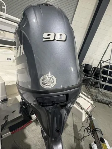 Slide: The Image of Robalo R160 Center Console 2025 - 8