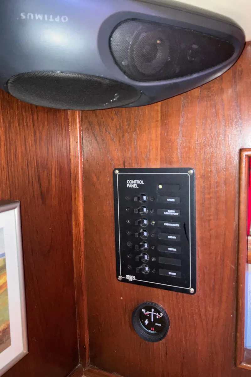 Slide: The Image of Control panel and speaker on 1983 Morgan NELSON MAREK 454 yacht interior. - 14