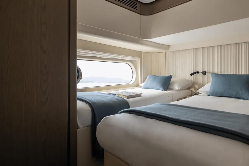 Slide: The Image of Azimut Magellano 60 2025 - 55