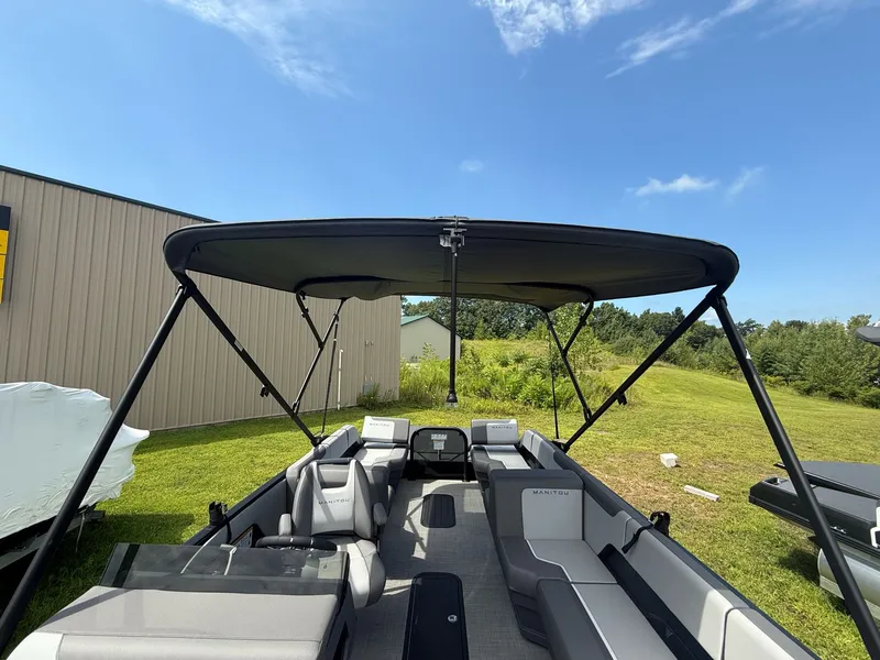 Slide: The Image of Manitou Cruise 22 Max Bench 2025 - 18