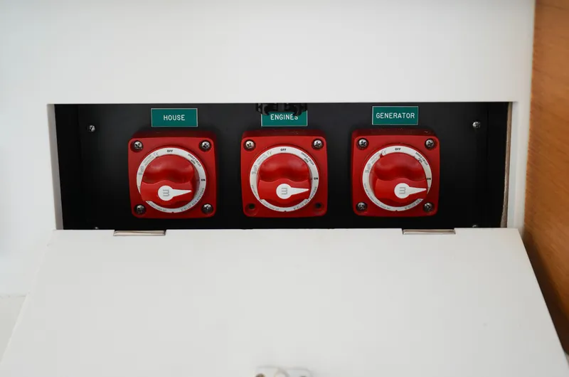 Slide: The Image of 2018 Bertram 35 Flybridge- IT-L-DO- Battery Switches - 28