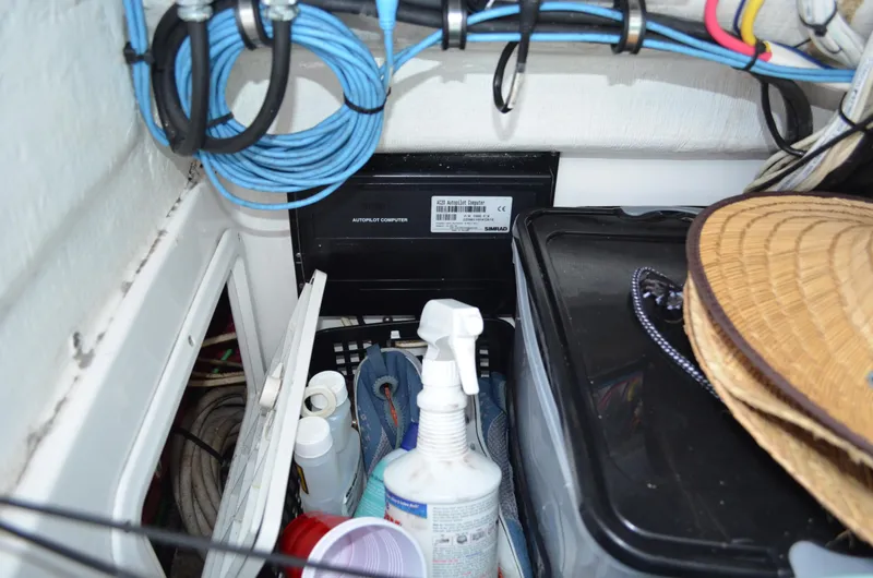 Slide: The Image of Storage area on 2008 Jersey Cape 31 Little Devil with cleaning supplies and cables. - 40