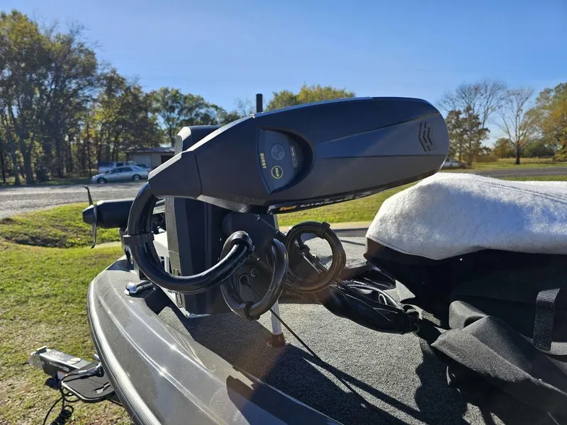 Slide: The Image of 2025 Skeeter FXR21L boat with advanced trolling motor on deck. - 11