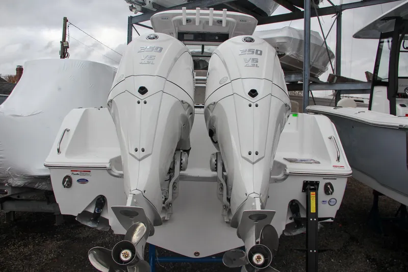 Slide: The Image of 2025 Sea Hunt Gamefish 27 Forward Seating boat on display, front view. - 10