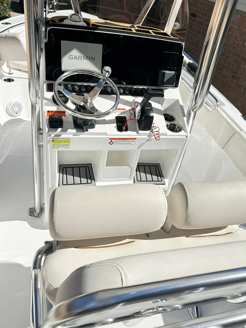 Slide: The Image of Sea Hunt Ultra 234 2022 - 50