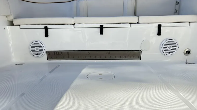 Slide: The Image of Sea Hunt Ultra 234 2022 - 52