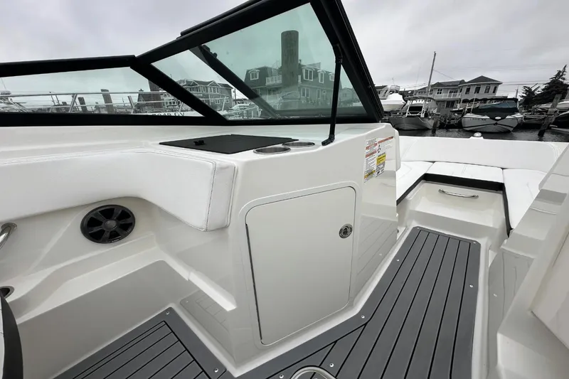 Slide: The Image of Sea Ray 21 SPX OB 2019 - 15
