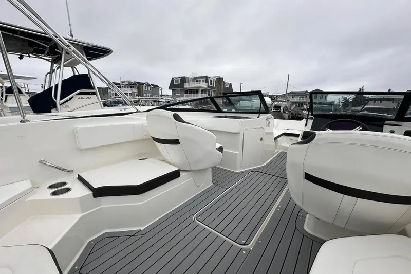 Slide: The Image of Sea Ray 21 SPX OB 2019 - 4