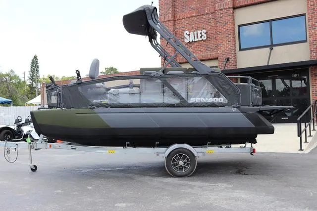 Slide: The Image of Sea-Doo Switch Fish 18 2025 - 3