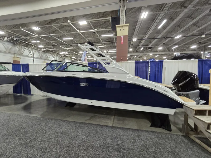 Slide: The Image of Sea Ray SDX 250 Outboard 2025 - 2