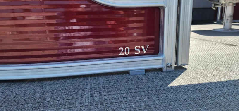 Slide: The Image of Close-up of 2024 Bennington 20SVFSR pontoon boat exterior detail. - 5